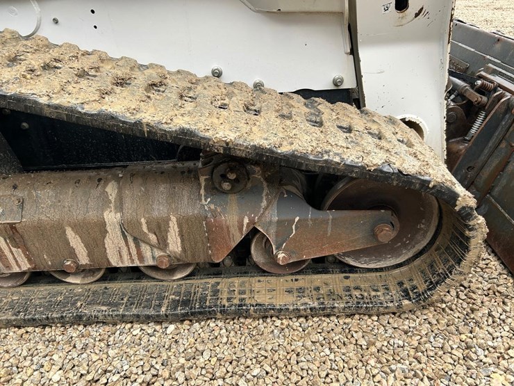 2022-bobcat-t870-image-14
