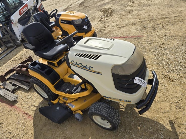 cub-cadet-gt2544-image-9