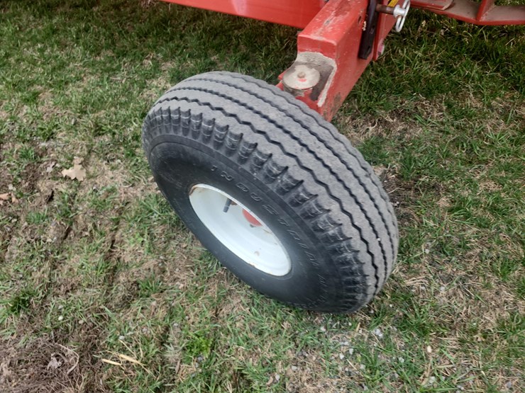 tag-#136,-30'-unverferth-head-cart-image-3