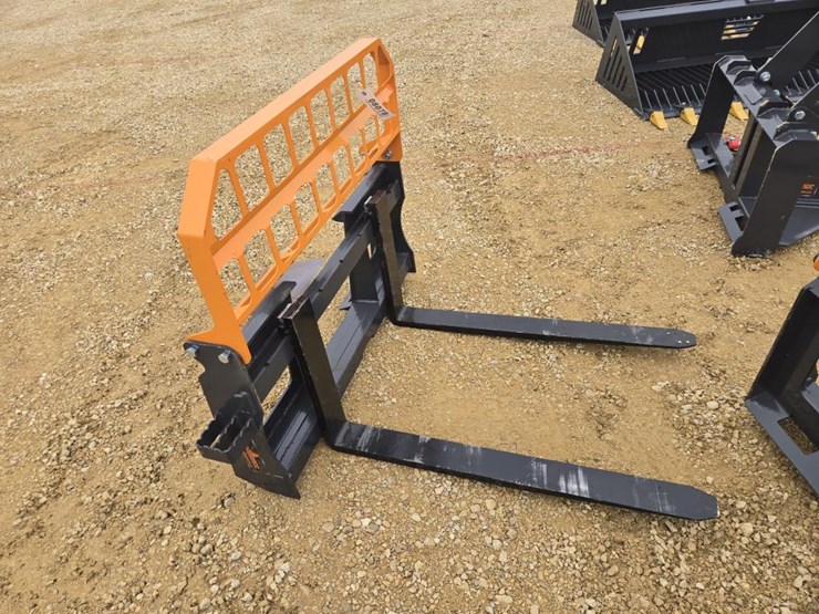 #8078-•-new-skid-steer-forks--4000-lb-rating-image-1