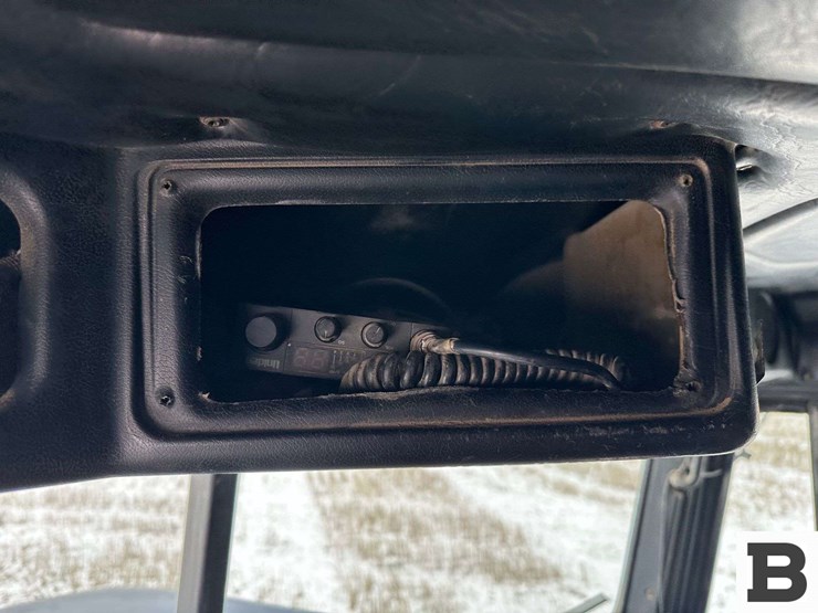 1999-freightliner-fld120-image-88