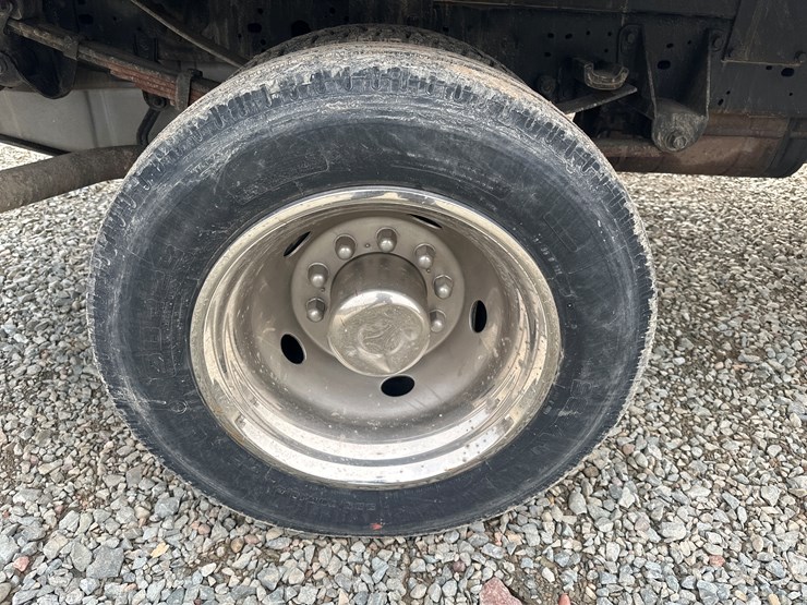 2005-ford-f550-image-51