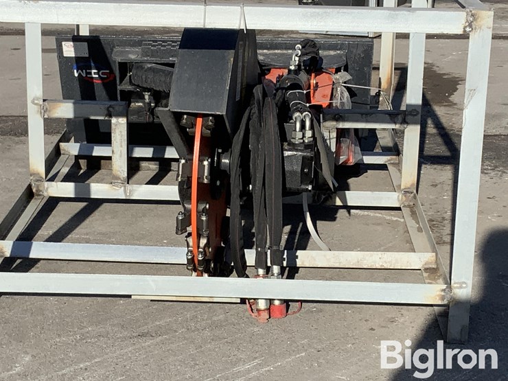 2025-massey-ferguson-730-image-2