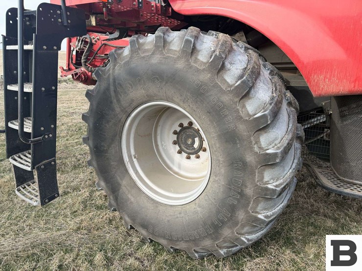 2008-case-ih-7010-image-24
