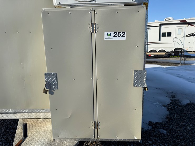 #252-•-t/a-16'-enclosed-food-trailer-inv#-35094-image-17
