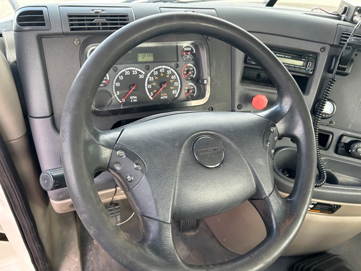 #37236-•-2016-freightliner-cascadia-t/a-daycab-truck-tractor-3akjgedv4gdhc4172-inv#-37236-image-48