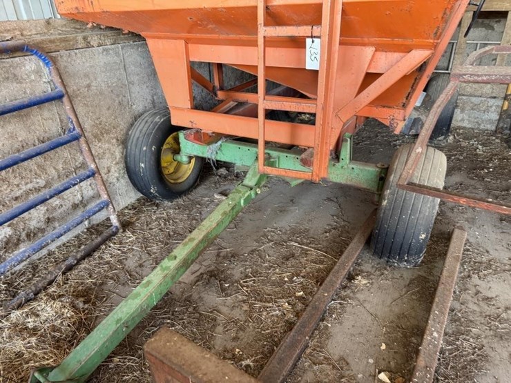 gravity-box-on-john-deere-gear-image-3