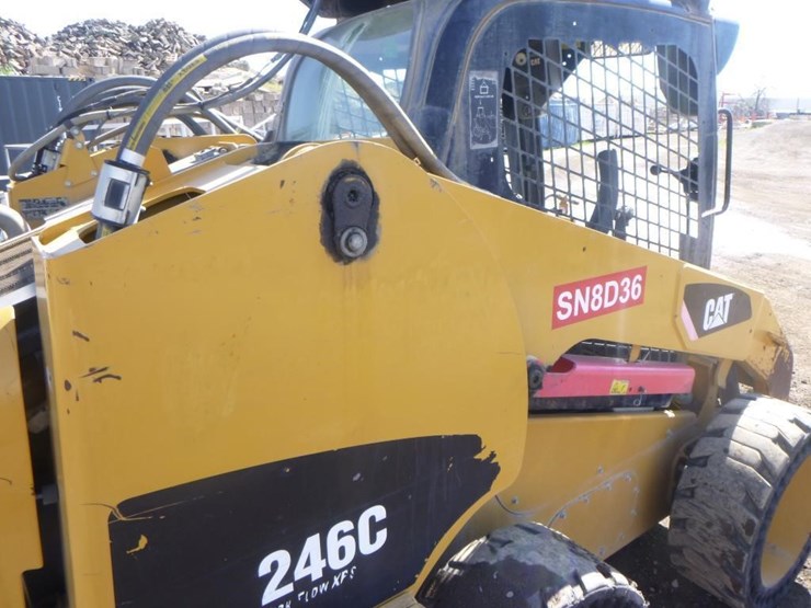 2010-caterpillar-246c-image-14