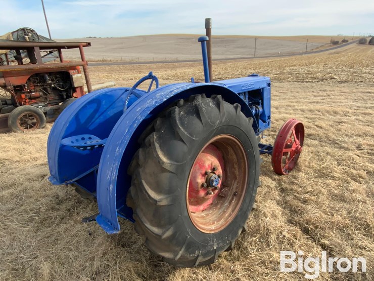 1930-case-c-2wd-tractor-image-5