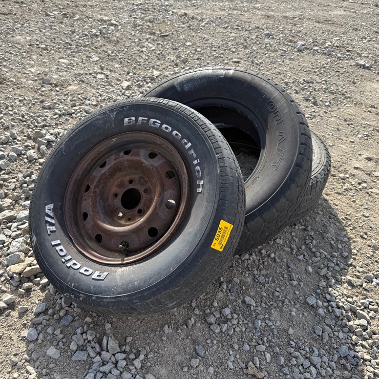 #5035 • Lot of (3) Miscellaneous Tires Inv# 5035
