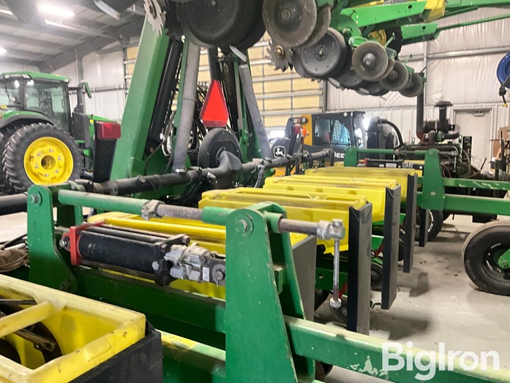 2011-john-deere-1720-image-7