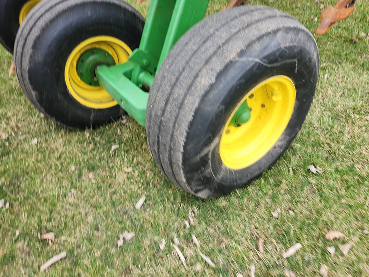 john-deere-2700-image-6