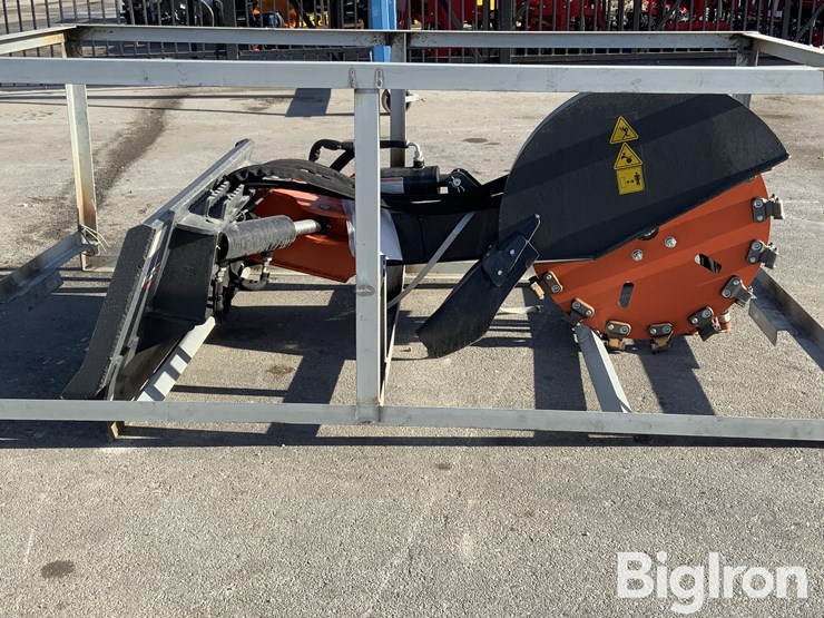 2025-massey-ferguson-730-image-4