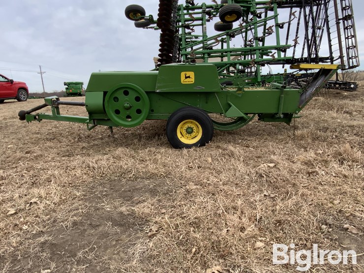 john-deere-336-image-8