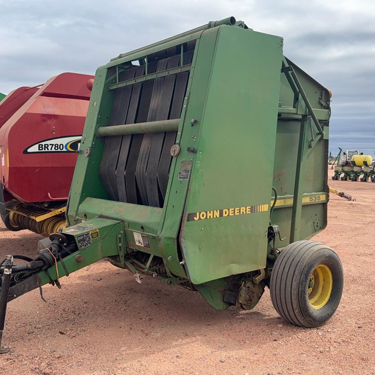 JOHN DEERE 535
