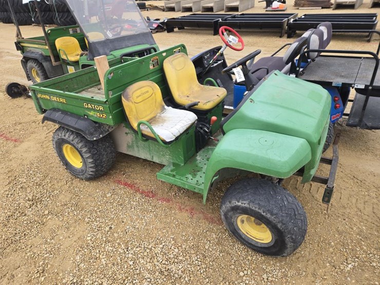 john-deere-gator-image-1