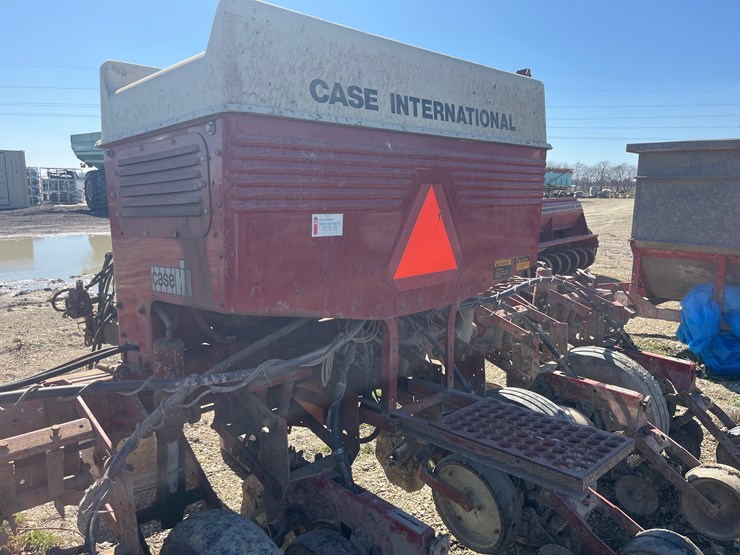 #5081-•-6-row-900-cyclo-air-planter-image-14