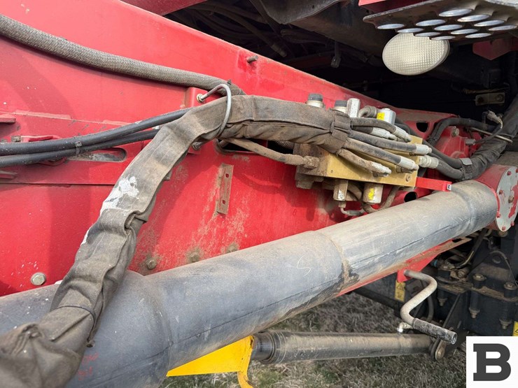 2008-case-ih-7010-image-16