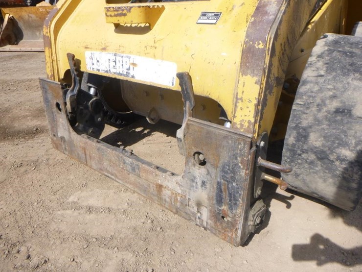 2009-caterpillar-246c-image-9
