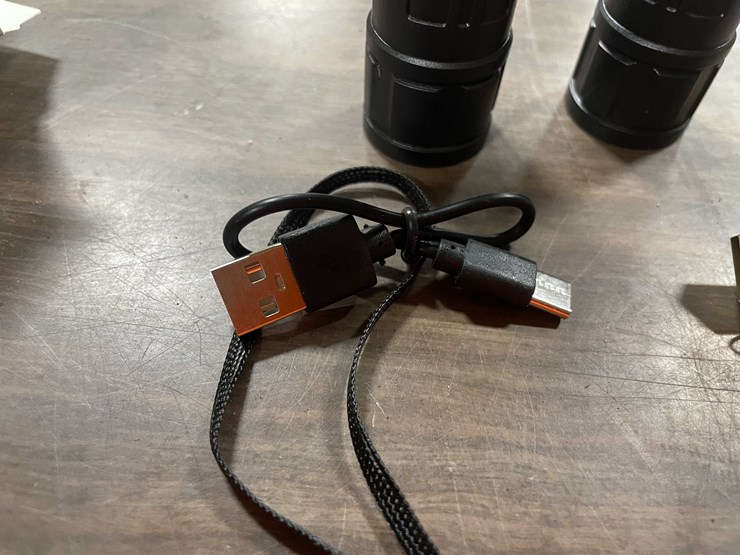 #2285-•-(2)-tactical-led-flashlights-(pr10)-image-8