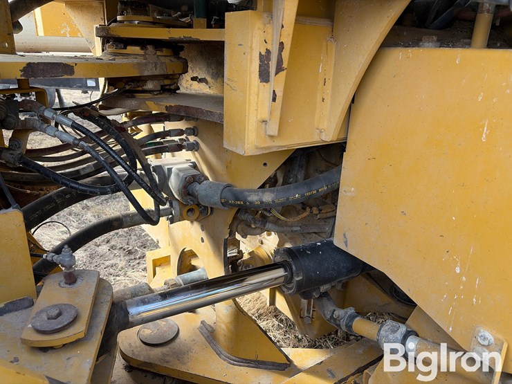 2014-caterpillar-950m-image-13