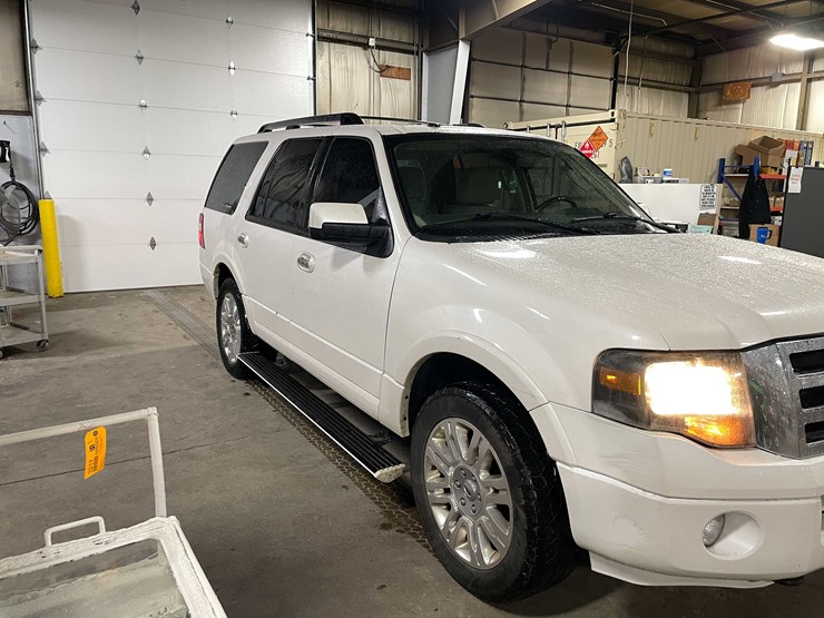 2014-ford-expedition-limited-image-5