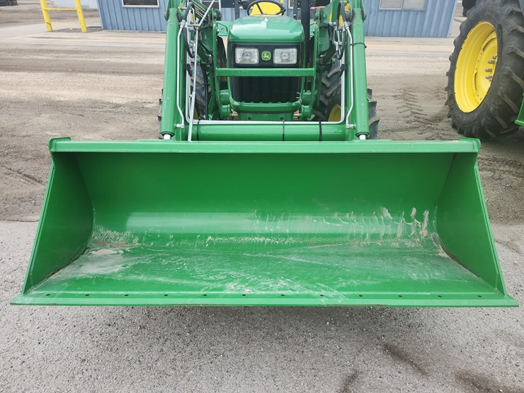 2011-john-deere-5045e-image-17