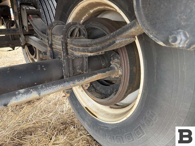 2007-neville-trailer-image-17