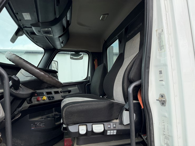 #40951-•-2019-freightliner-cascadia-t/a-daycab-truck-tractor-3akjhtdv5kskd3189-image-66