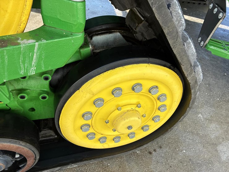 2023-john-deere-8rx-370-image-32