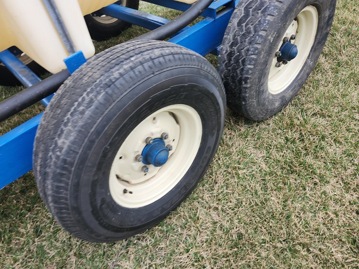 tag-#51,-1000-gal-nurse-trailer-image-4