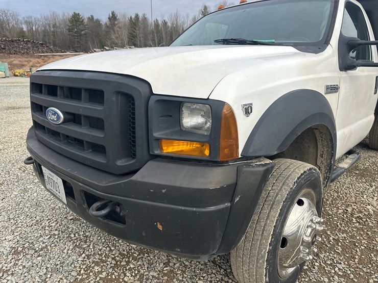 2005-ford-f550-image-9