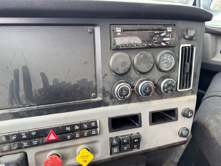 #40951-•-2019-freightliner-cascadia-t/a-daycab-truck-tractor-3akjhtdv5kskd3189-image-70