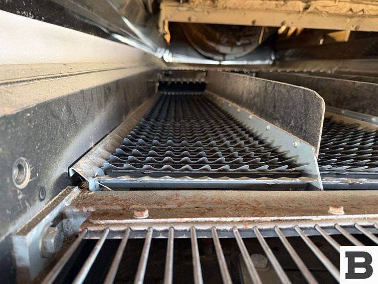 2008-case-ih-7010-image-54