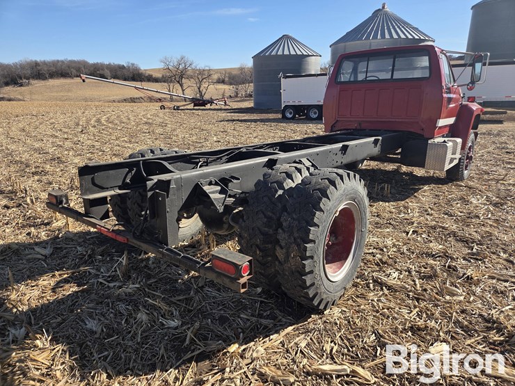 1992-ford-f700-image-5