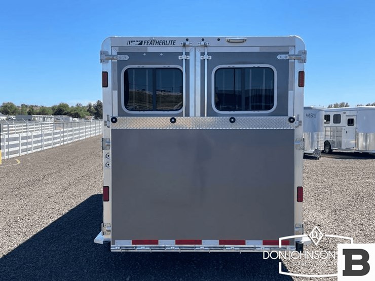 2024-featherlite-9400-74pt-4-h-horse-trailer-image-11