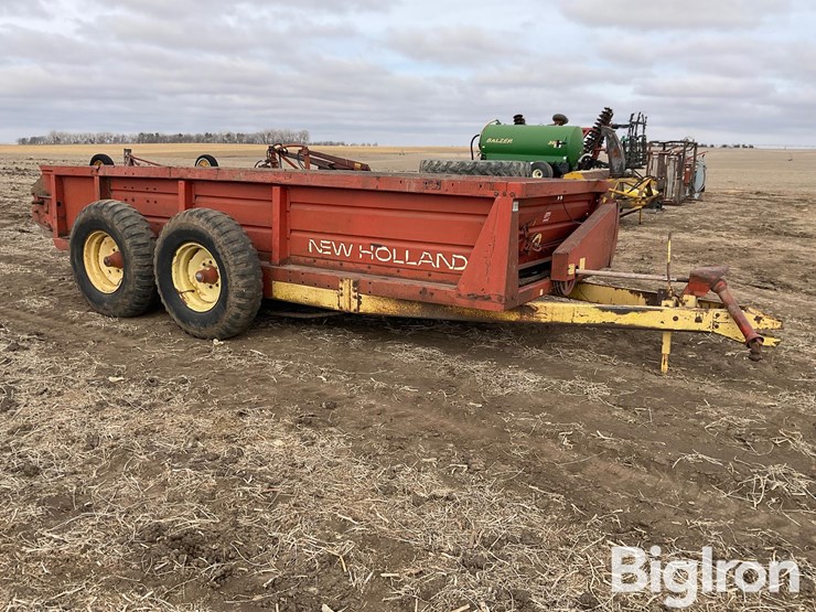 new-holland-791-image-3