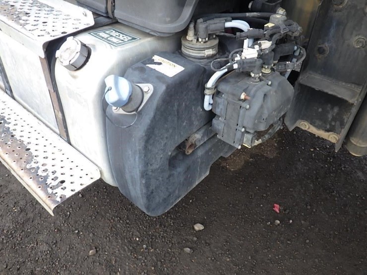 2016-freightliner-m2-15'-t/a-water-truck-image-21