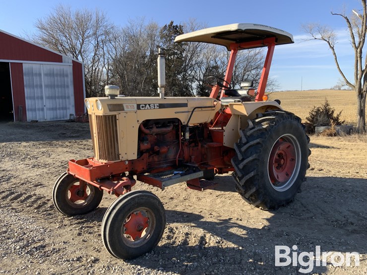 1967-case-830-2wd-tractor-image-1