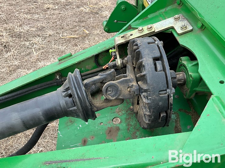 2010-john-deere-568-image-17