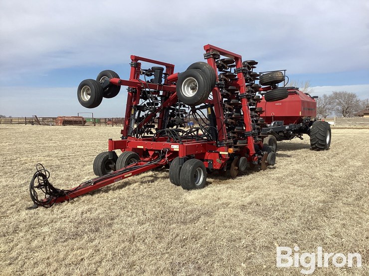 case-ih-sdx2230-air-seeder-w/adx2230-air-cart-image-1