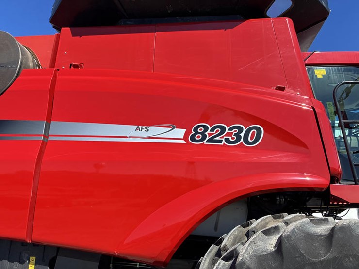 2012-case-ih-8230-image-15