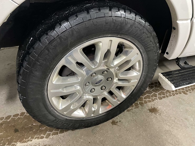 2014-ford-expedition-limited-image-12