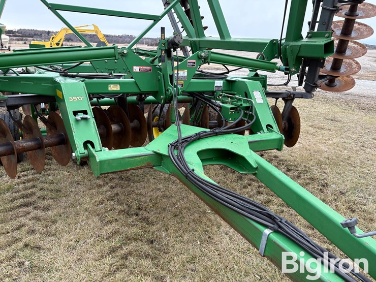 2010-john-deere-637-image-12