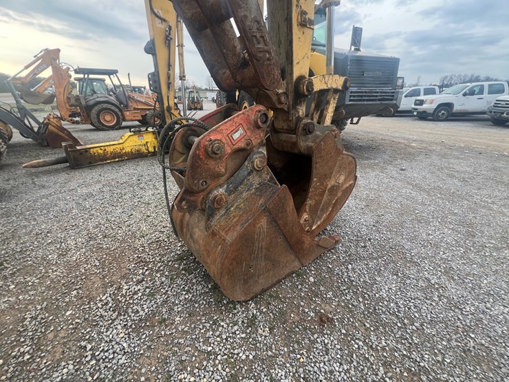 2011-komatsu-pc130-8-image-19