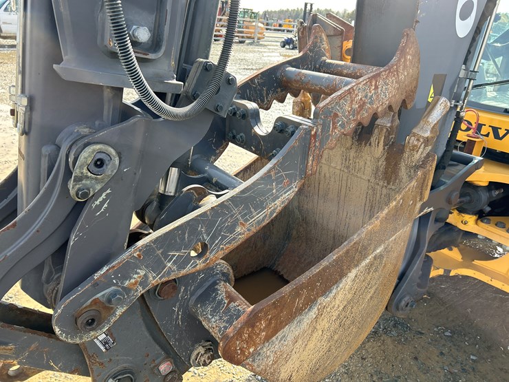 2012-volvo-bl70b-image-51