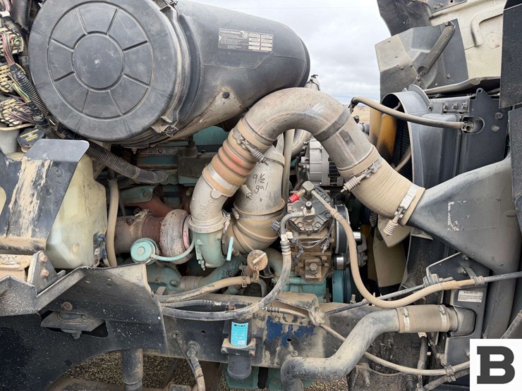 2001-international-9200-image-12