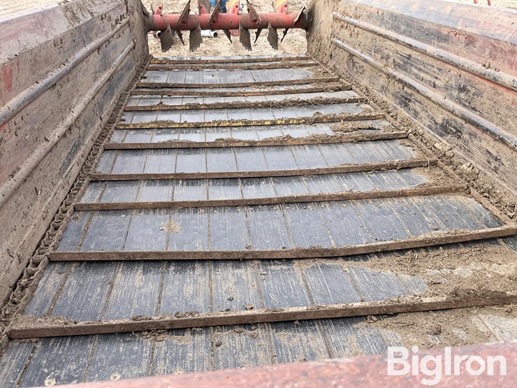 new-holland-791-image-15