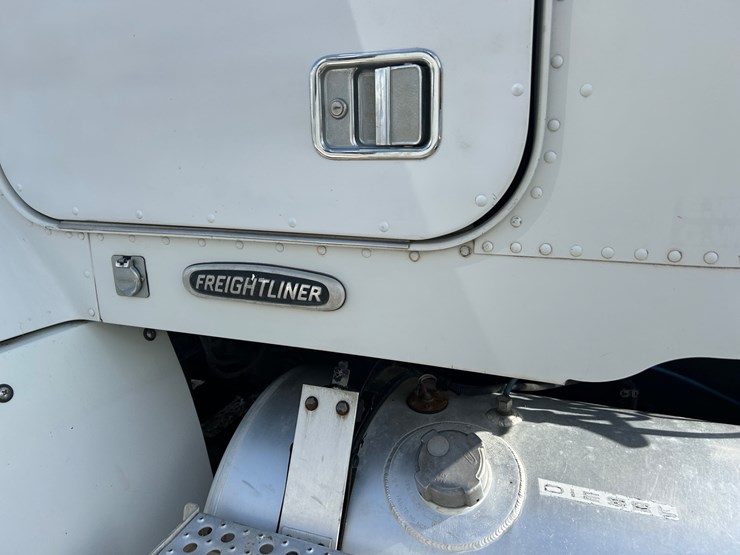 #39248-•-2000-freightliner-fd1-t/a-single-cab-truck-tractor-1fuy3mcb2ylb03327-image-37