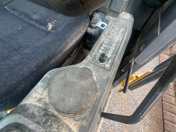 2011-komatsu-pc130-8-image-30